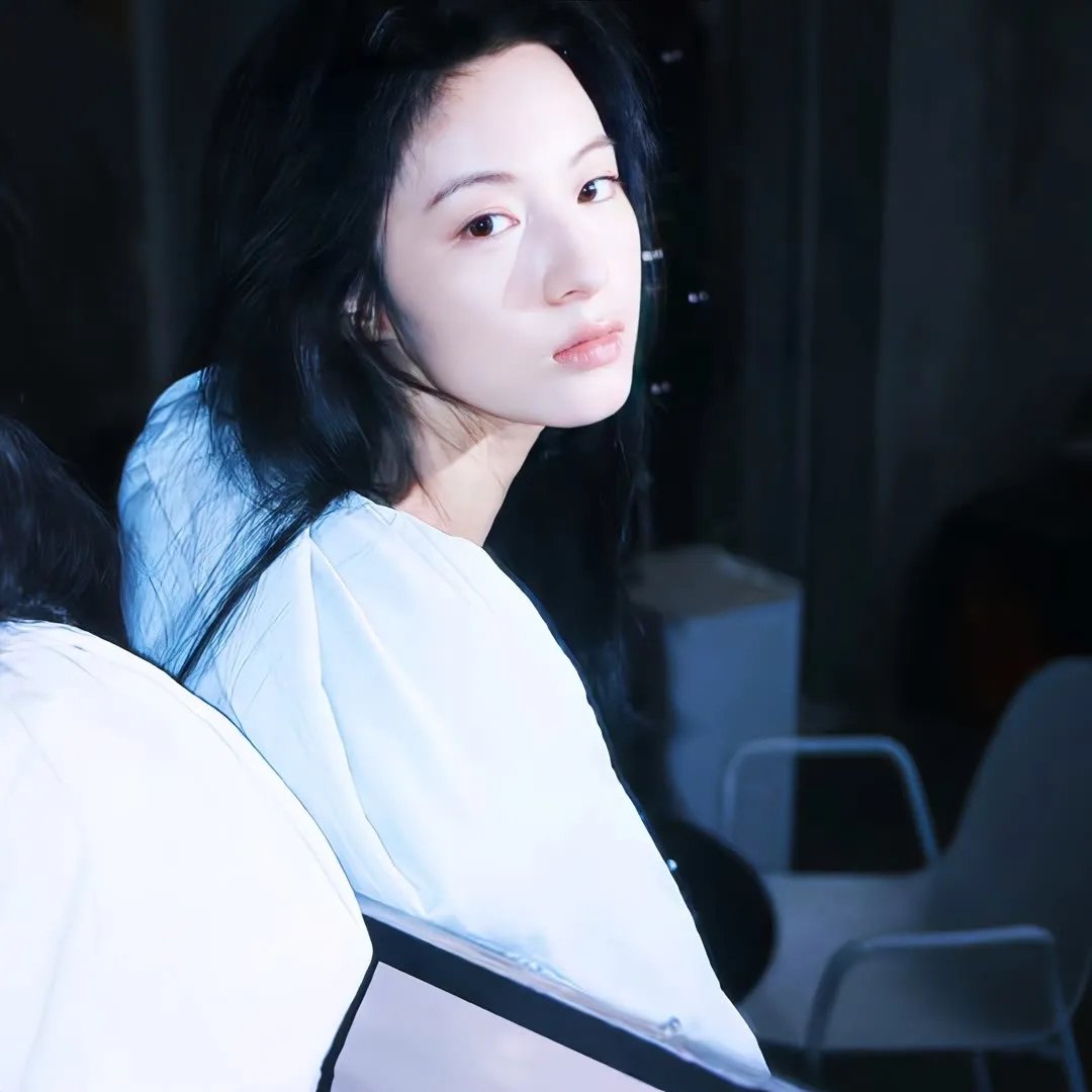 黄蜂女